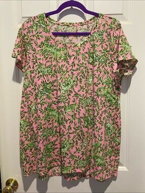 Lilly Pulitzer Etta Tee- Rousseau Pink Mane Character-
XXL - Like New